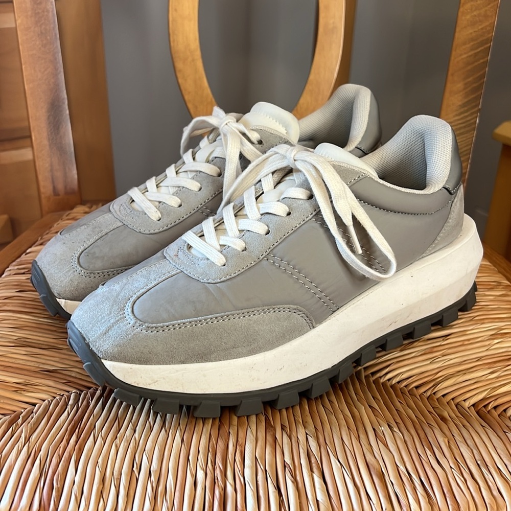 EUC H&M women’s platform gray sneakers size 7